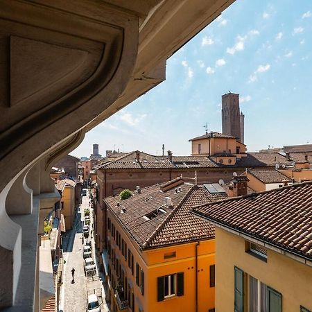 Monolocale Sui Tetti Di Bologna - Via Indipendenza Apartment Luaran gambar