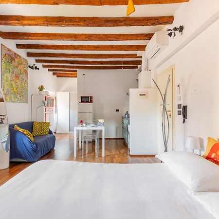 Monolocale Sui Tetti Di Bologna - Via Indipendenza Apartment Luaran gambar