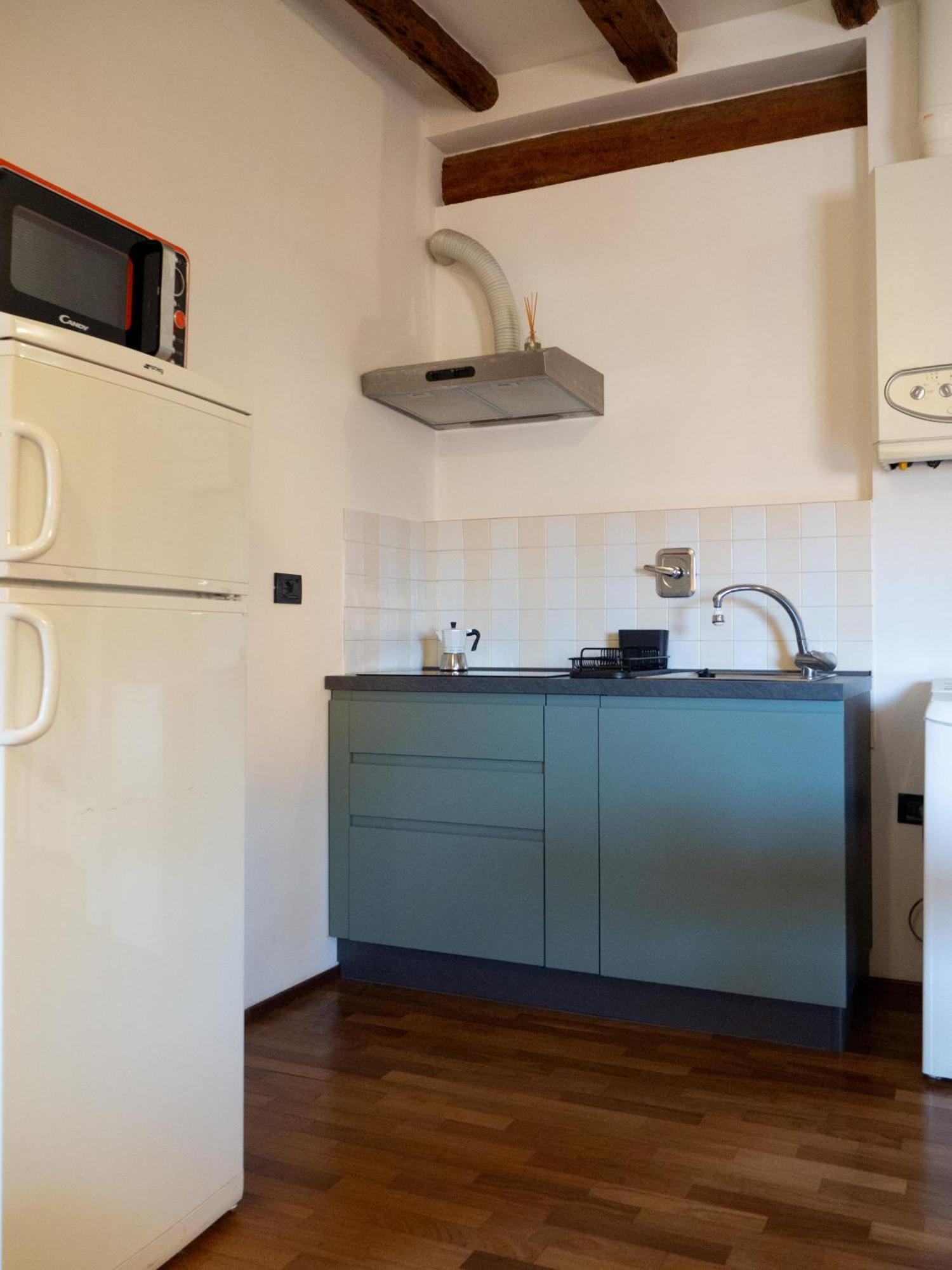 Monolocale Sui Tetti Di Bologna - Via Indipendenza Apartment Luaran gambar