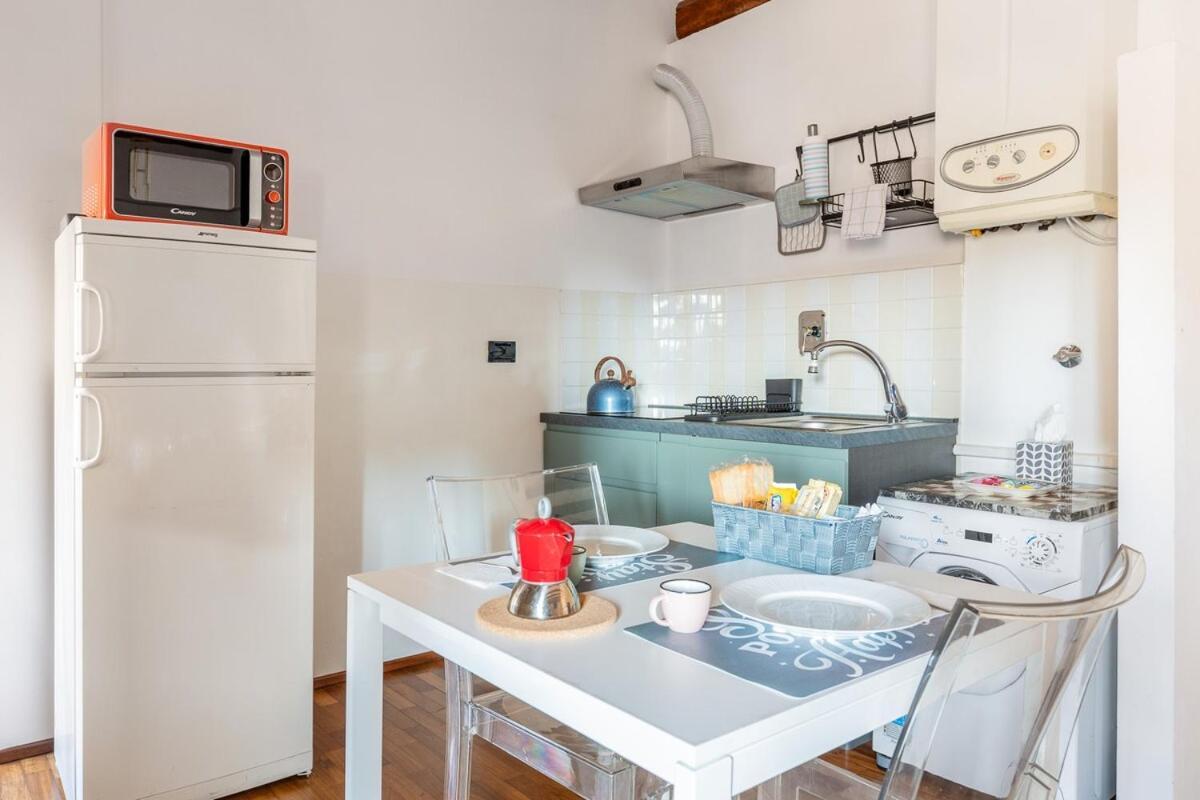 Monolocale Sui Tetti Di Bologna - Via Indipendenza Apartment Luaran gambar