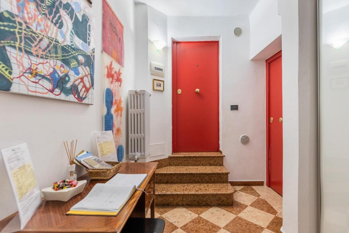 Monolocale Sui Tetti Di Bologna - Via Indipendenza Apartment Luaran gambar