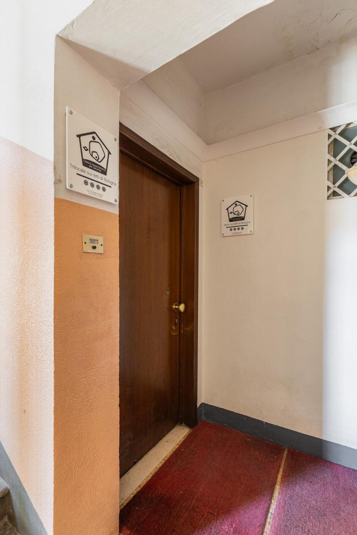 Monolocale Sui Tetti Di Bologna - Via Indipendenza Apartment Luaran gambar