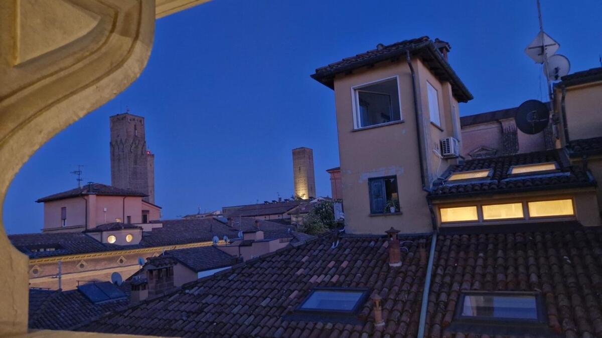 Monolocale Sui Tetti Di Bologna - Via Indipendenza Apartment Luaran gambar