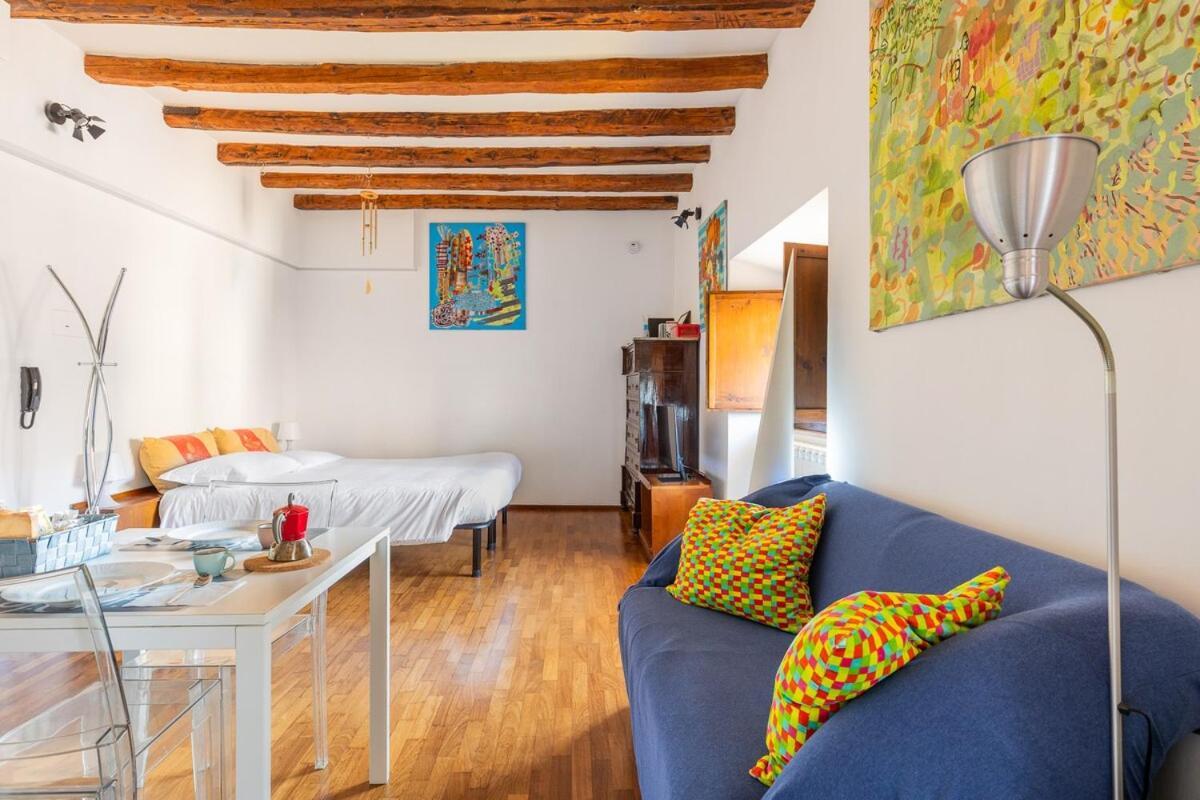 Monolocale Sui Tetti Di Bologna - Via Indipendenza Apartment Luaran gambar